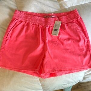 NWT Vineyard Vines pull on shorts women’s size medium